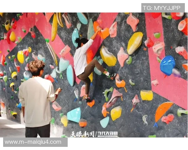 实时新闻科学攀岩中的灵活性训练技巧与方法探讨助你提升攀岩表现
